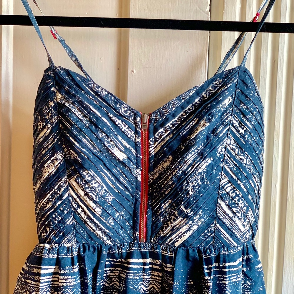 🏄🏼‍♀️{Roxy} Blue Pattern Mini Dress🌊 - Picture 2 of 6